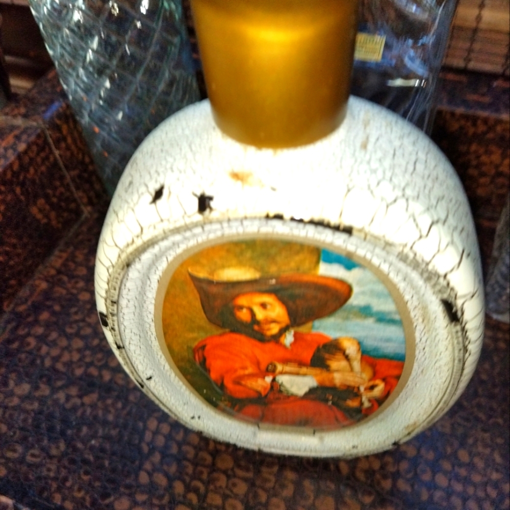 The Bag Piper Whiskey Decanter Early Mid Century fifth bottle size original cap